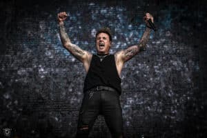 « Korn, Papa Roach et Deftones » sont « les prochains Metallica », selon Jacoby Shaddix