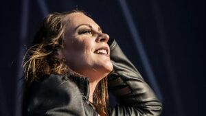 « J&rsquo;étais vraiment, vraiment fatiguée » ; Floor Jansen dit qu&rsquo;elle a été moins impliquée dans l&rsquo;élaboration du nouvel album de Nightwish, Yesterwynde