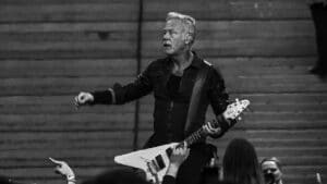 Pour Hetfield, Cliff Burton – « celui qui tirait Metallica vers le haut » – aurait combattu la réinvention des années 90