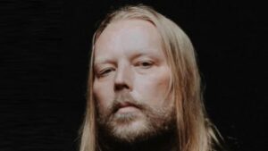 Jesper Strömblad à propos de son départ d&rsquo;In Flames : « Je voulais continuer à faire du death metal et certaines personnes voulaient devenir plus &lsquo;radio friendly' »