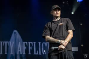 “La violence revenait en boucle, souvent accompagnée d’un ‘je t’aime’” : The Amity Affliction dévoile Heaven Sent, inspiré par l’enfance traumatique de Joel Birch