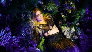 Myrkur annonce son nouvel album, Spine, et publie un single