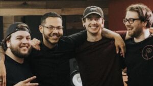 Hollow Front partage la vidéo de We&rsquo;re All Left Suffering, extrait de son nouvel album à venir