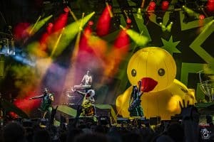 Mate Bodor d&rsquo;Alestorm : « Je pense qu&rsquo;il est faux de croire que nous devons tous être des alcooliques enragés »
