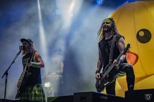 Alestorm part en mer avec un nouveau single, Uzbekistan, et un EP