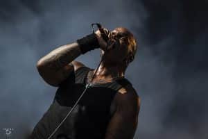 “Il y a tellement de possibilités…” : Derrick Green (Sepultura) prépare déjà un nouveau groupe