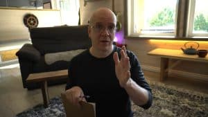 « Une chose que j’ai vraiment remarquée, c’est à quel point mes coiffures étaient affreuses au fil des ans » ; Devin Townsend annonce un nouveau livre