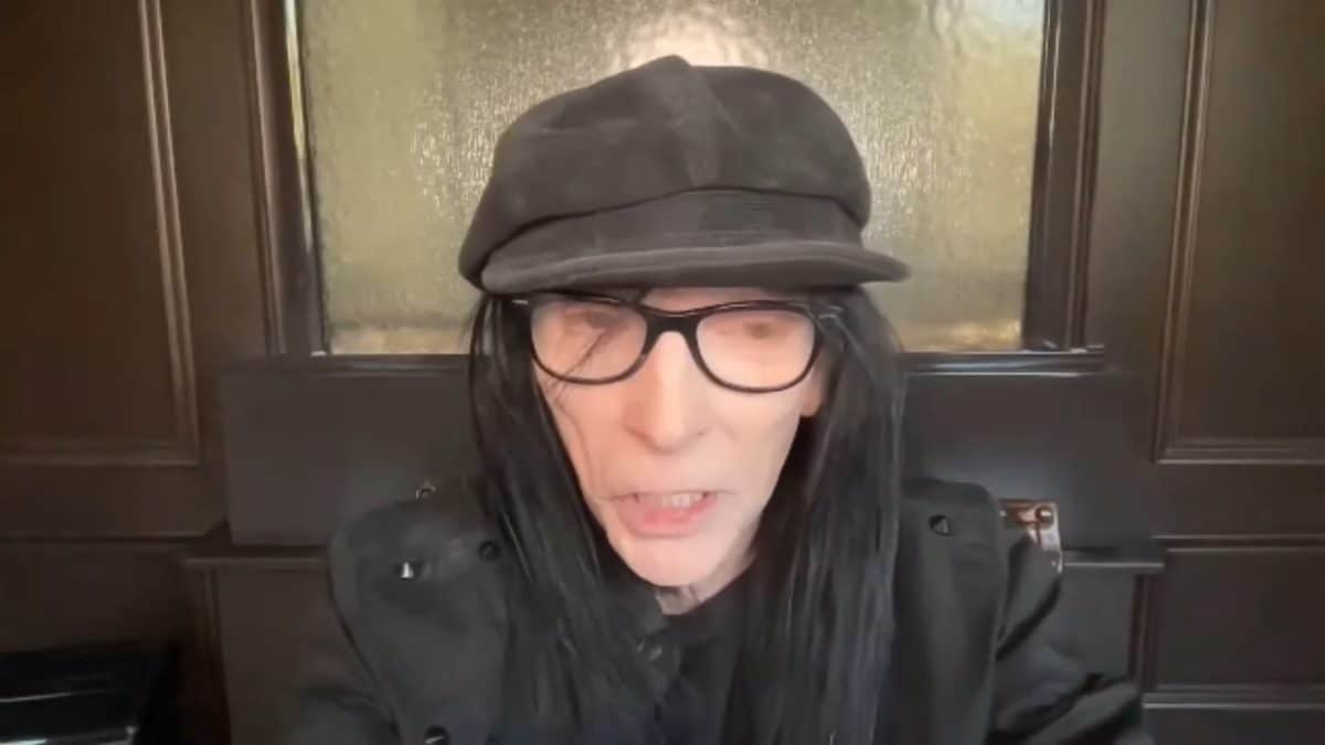 Mick Mars évoque la sortie potentielle d&rsquo;une chanson enregistrée avec John Corabi (ex-Mötley Crüe)