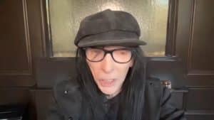 Mick Mars évoque la sortie potentielle d&rsquo;une chanson enregistrée avec John Corabi (ex-Mötley Crüe)