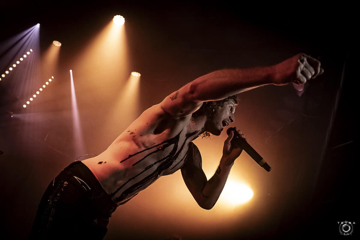 Nothing More fait appel à David Draiman de Disturbed pour son nouveau single, Angel Song