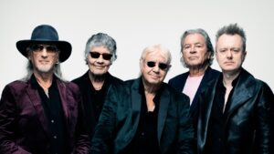Deep Purple publie un nouveau single, Pictures Of You, extrait du prochain album, =1