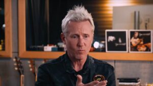 « J&rsquo;ai eu l&rsquo;impression que quelqu&rsquo;un m&rsquo;avait frappé à l&rsquo;estomac » ; Josh Freese évoque son arrivée au sein des Foo Fighters après le décès de Taylor Hawkins