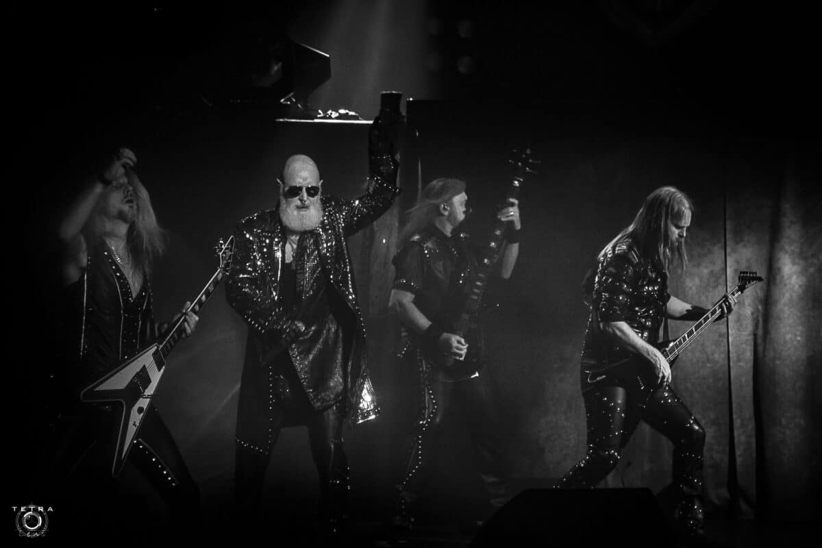 Judas Priest a donné le coup d&rsquo;envoi de sa tournée pour les 35 ans de Painkiller : voici la setlist et quelques vidéos de la première soirée