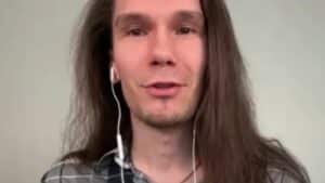Teemu Mäntysaari dit qu&rsquo;il a étudié le style des anciens guitaristes de Megadeth pour leur témoigner du respect