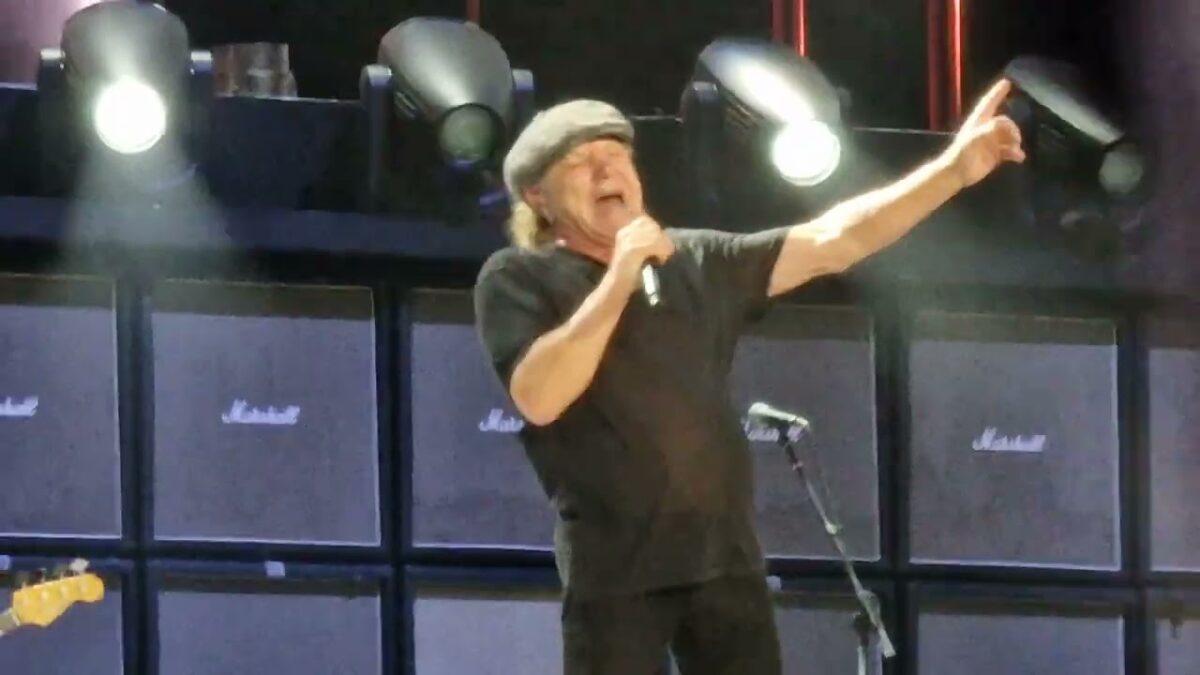 Regardez AC/DC investir le stade de Wembley lors de la tournée européenne Power Up
