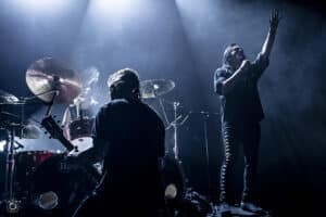 « Je ne suis plus celui que j&rsquo;étais » : Pop Evil dévoile le clip cinématographique de What Remains