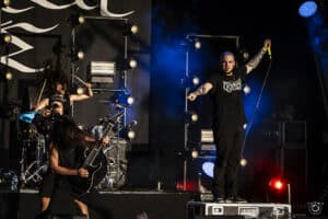 “J’empruntais de l’argent à mes grands-parents” : l’ex-chanteur de Crystal Lake accuse un membre de garder tous les revenus