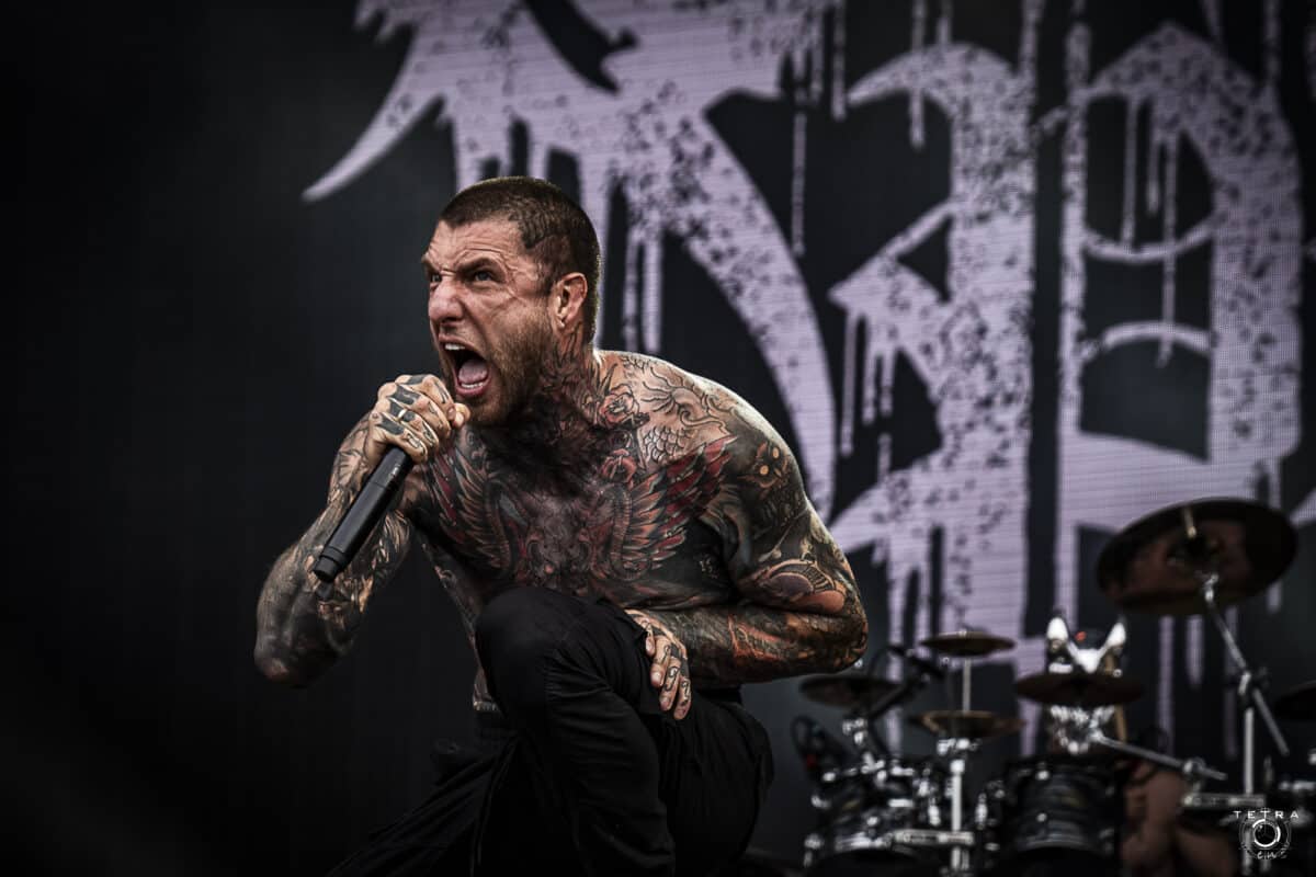 « Je paie le prix aujourd’hui » : Alex Terrible (Slaughter To Prevail) revient sur ses erreurs passées