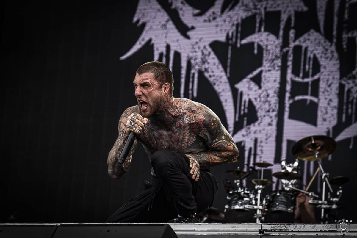 « Quoi que tu fasses, ce n’est jamais assez » : Alex Terrible (Slaughter To Prevail) répond à la dernière polémique concernant son étalage du drapeau russe