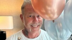 James Hetfield célèbre son 61e anniversaire en interprétant Enter Sandman à l&rsquo;hélium