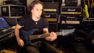 “Je pense que cela va devenir de plus en plus courant” : Teemu Mäntysaari (Megadeth) valide les concerts sans smartphone