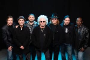 « Tout ce que j’essaie de faire, c’est de maintenir notre musique vivante » : Steve Lukather défend l’évolution de Toto face aux critiques