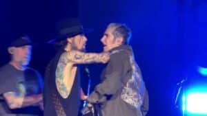 Jane&rsquo;s Addiction s&rsquo;excuse après son altercation sur scène et annule un concert (sans plus de détails)