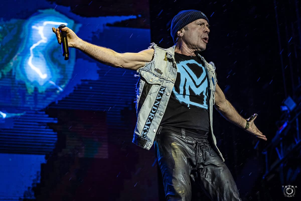 « Je ne suis pas limité » : Bruce Dickinson explique pourquoi sa musique solo est plus lourde qu’avec Iron Maiden