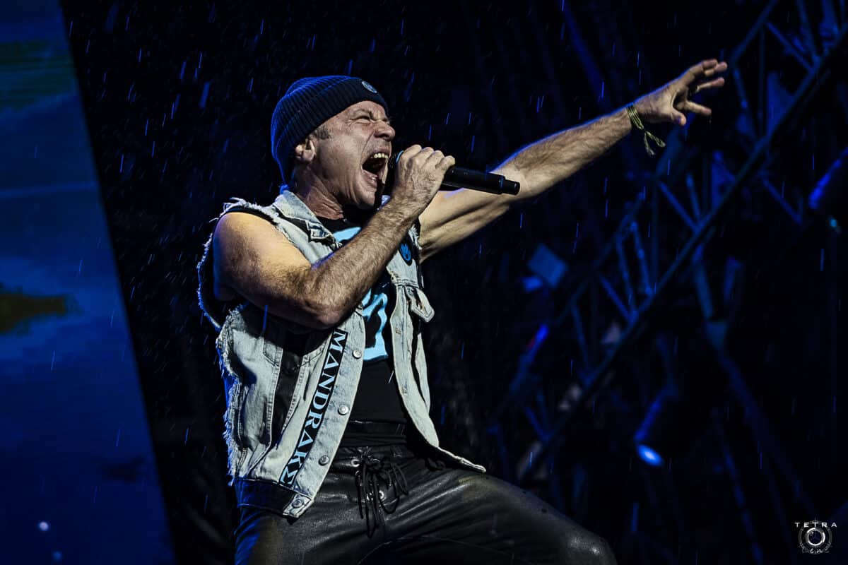 Bruce Dickinson promet un album « lourd à vous broyer les os » pour 2027, approuvé par Steve Harris (Iron Maiden)