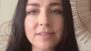 “Je ne sais même plus ce que j’ai regardé, mais je suis en colère et inquiète” : Amy Lee alerte sur l’impact des réseaux sociaux