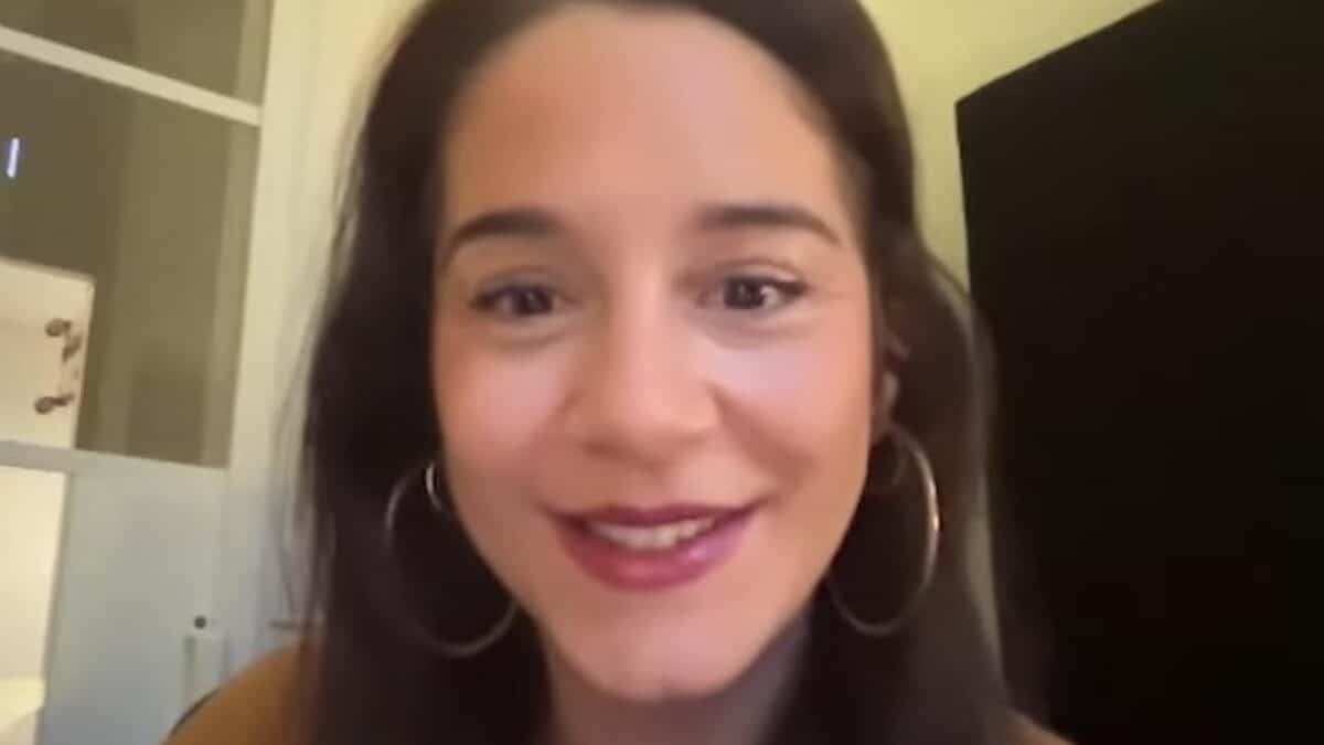 “Les critiques ne m’abattent pas” : Camille Contreras de Novelists face aux préjugés dans le metal