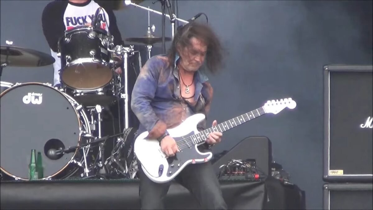 Jake E. Lee parle de l’attaque à Las Vegas : « J&rsquo;ai esquivé autant que j&rsquo;ai pu »