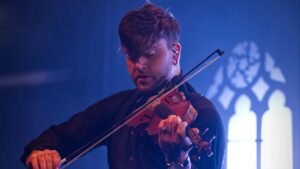 « Un rituel envoûtant au Bataclan » : Imminence et Aviana marquent les esprits