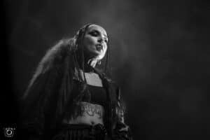 « C&rsquo;est une chanson très spéciale pour nous » : Tatiana Shmayluk (Jinjer) révèle sa chanson préférée sur le nouvel album Duél