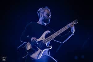 « Prendre un pourcentage sur le merchandising des groupes de première partie, qui ne gagnent déjà presque rien, est encore plus scandaleux » : Eugene Abdukhanov, de Jinjer, dénonce certaines pratiques dans le monde de la musique