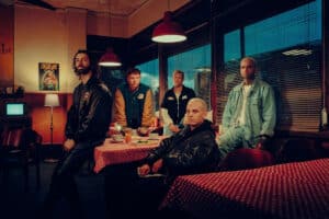 Les Français de Landmvrks collaborent avec While She Sleeps pour A Line In The Dust
