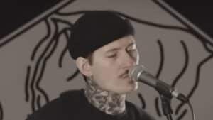 De Taylor Swift à Smash Mouth : Nothing, Nowhere sort un album de reprises emo (critique)