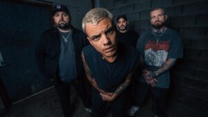 Stray From The Path dévoile Kubrick Stare et signe chez SharpTone Records