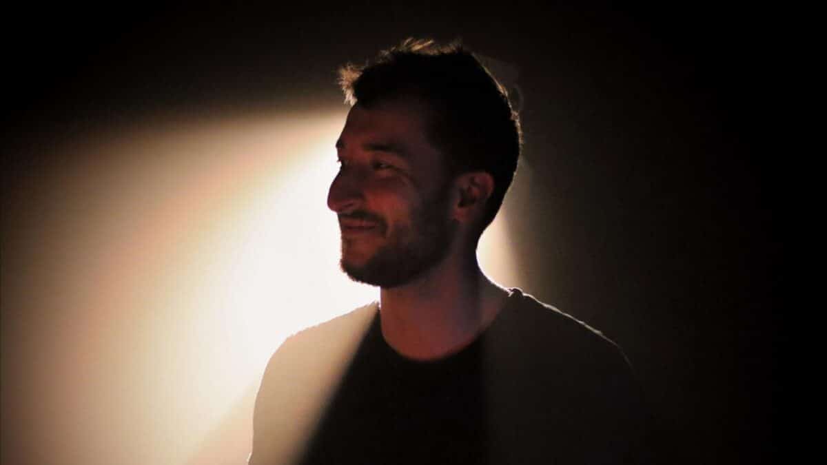 Ce nouveau single de rock moderne explore l’artificialité du quotidien – A Dream Of Space