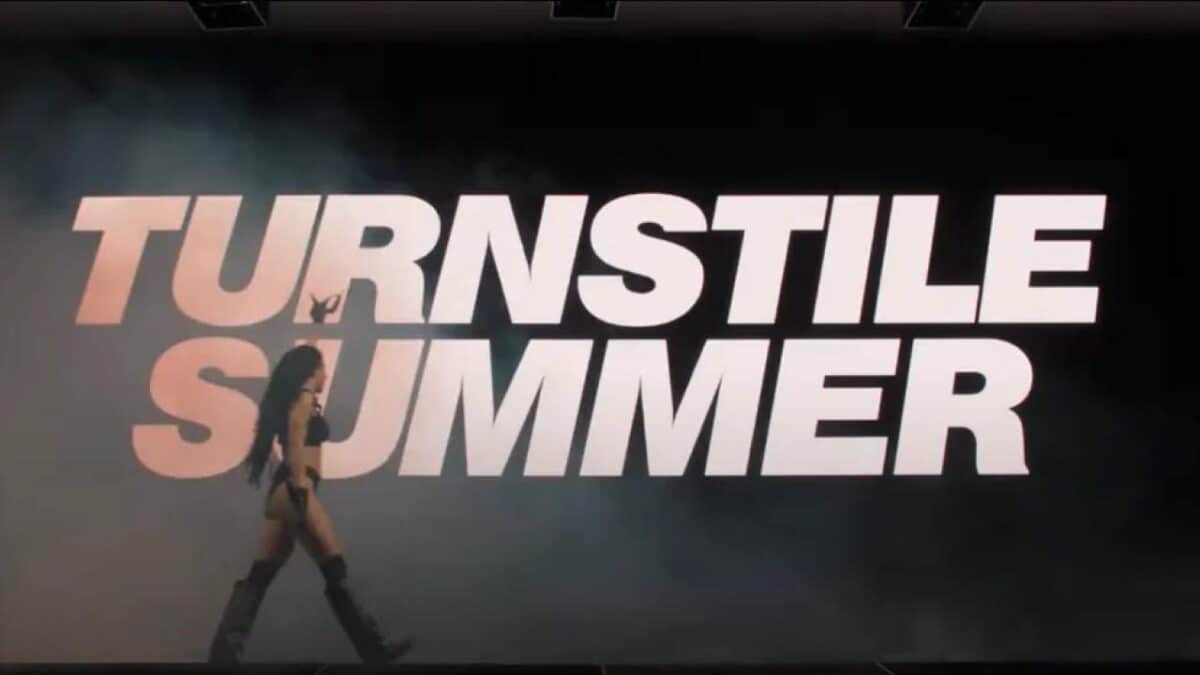 « Turnstile Summer » : Charli XCX propulse le groupe hardcore sous les projecteurs de Coachella