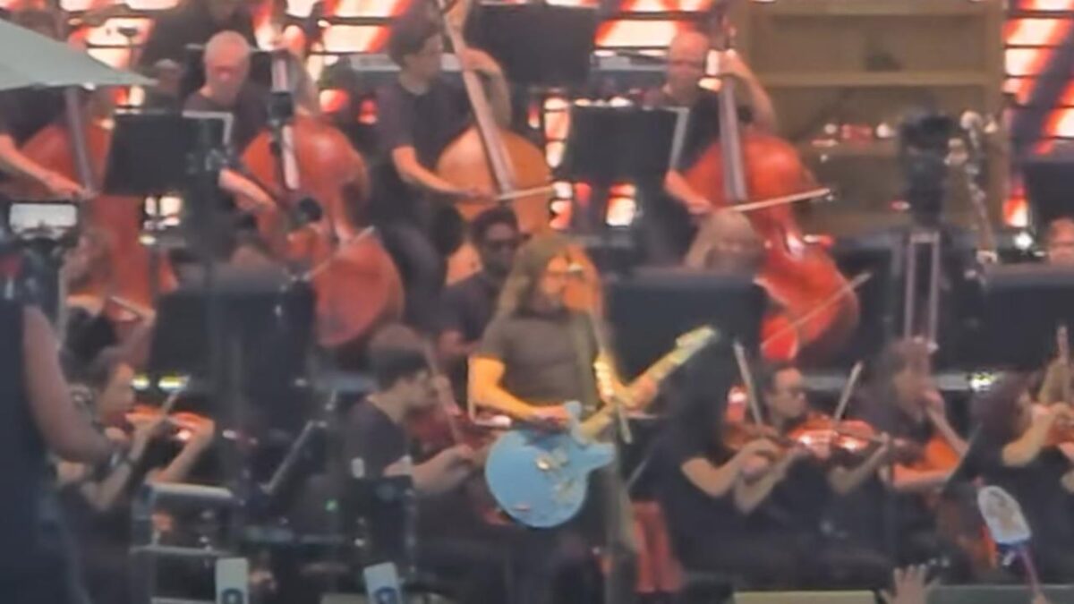 Dave Grohl rejoue Everlong pour la première fois depuis des mois… avec un orchestre symphonique à Coachella