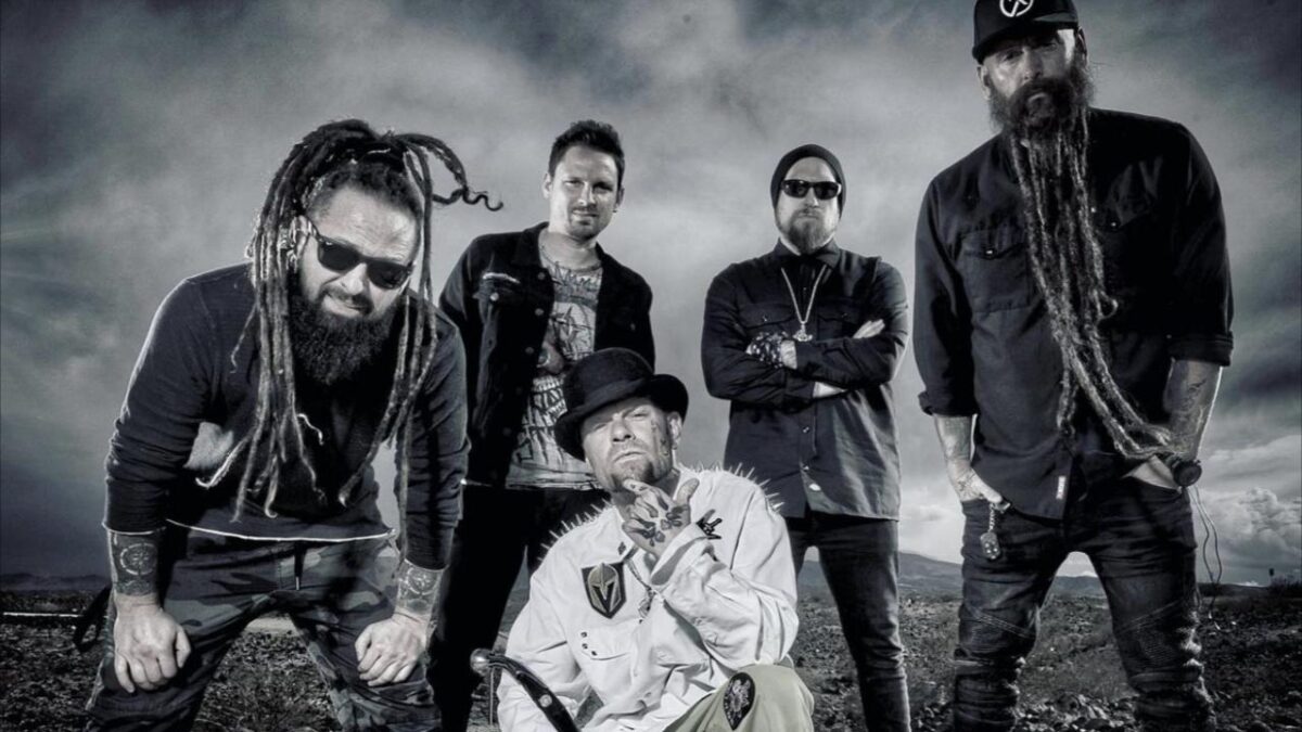 Five Finger Death Punch annonce Best Of – Volume 2 avec une version inédite de The End en duo avec Babymetal