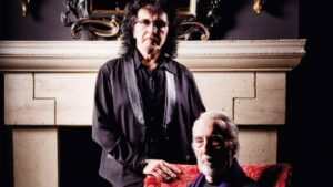« Saviez-vous qu’il avait enregistré quelques albums de heavy metal ? » : Tony Iommi rend hommage à Christopher Lee