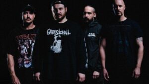 « Nous ne venons pas en paix » : Aversions Crown revient avec un nouveau chanteur et un EP explosif