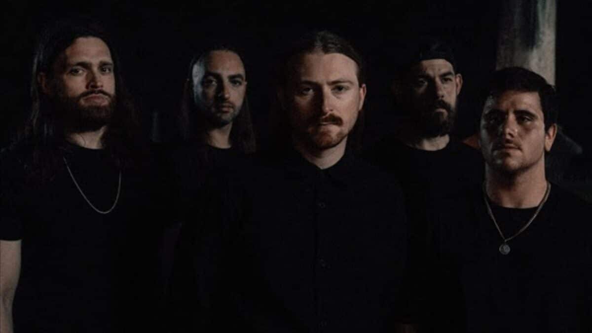 Currents arrive bientôt à Paris avec Erra : vous ne connaissez pas encore le groupe ? Voici l’album idéal pour commencer
