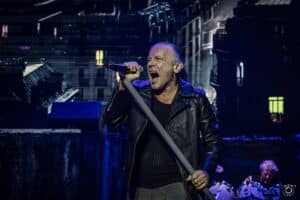 « Allez, mon pote, sors de là » : cette anecdote improbable entre Bruce Dickinson (Iron Maiden) et Ian Gillan (Deep Purple)