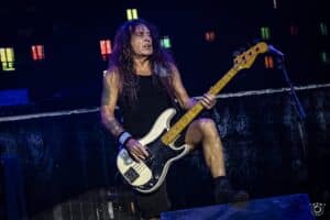“On n’avait même pas de quoi se payer une bière” : Steve Harris évoque les débuts précaires d&rsquo;Iron Maiden