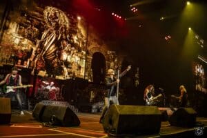 « Il ne cherche pas à être Nicko » : Bruce Dickinson salue l’apport de Simon Dawson à Iron Maiden