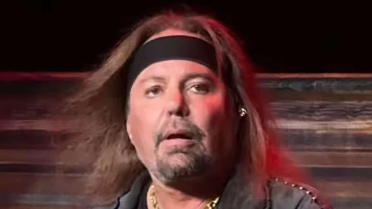 « S’il avait été pauvre et issu d&rsquo;une minorité, il serait en prison » : le guitariste d’Hanoi Rocks dénonce l’impunité de Vince Neil