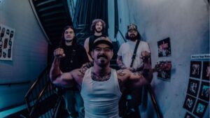« Un monument au dernier homme » : Kublai Khan TX dévoile son nouveau single dévastateur The Mountain Of Corsicana